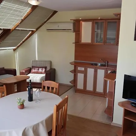 Guest house Къща Старият Кестен *